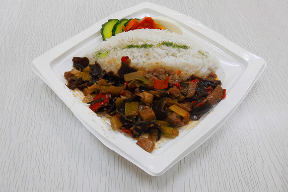 红烧传统饭+肥肠(爱得士汉堡)桂顺斋糕点可乐图片