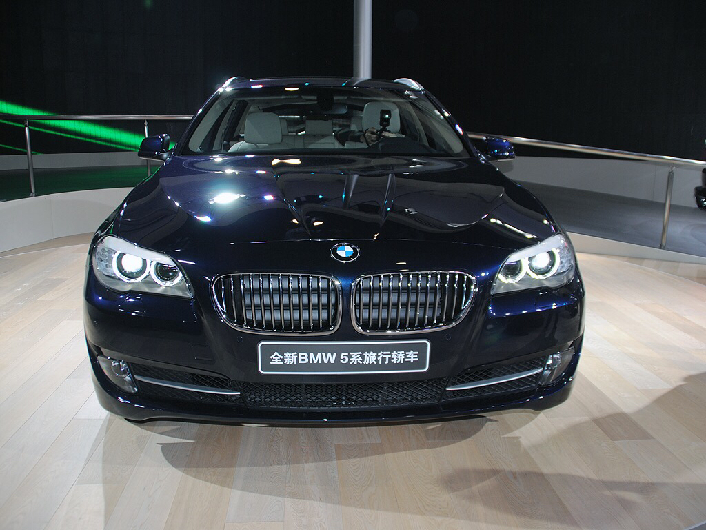 重庆旅游租车180404