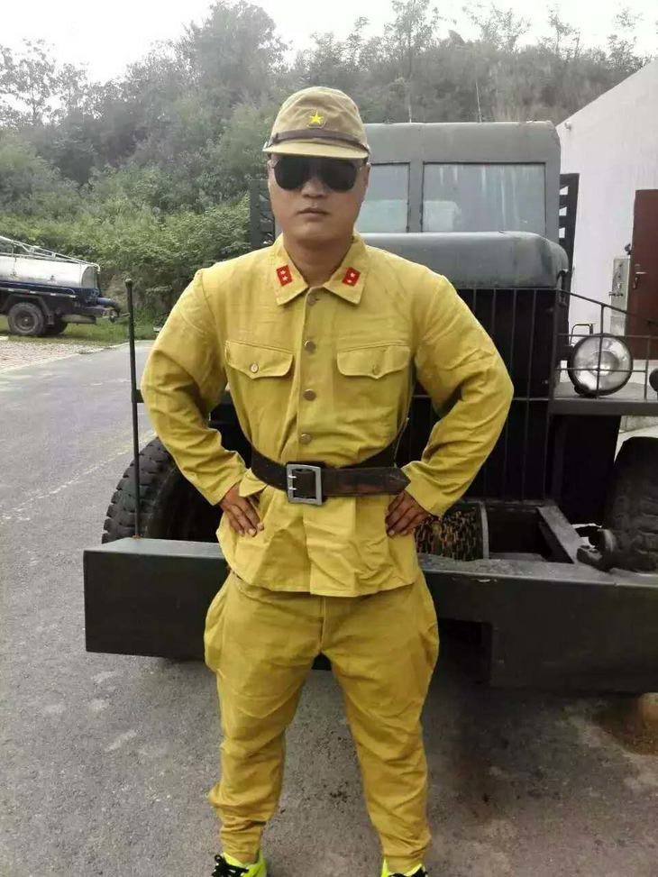我们将亲自扛起枪来打鬼子!