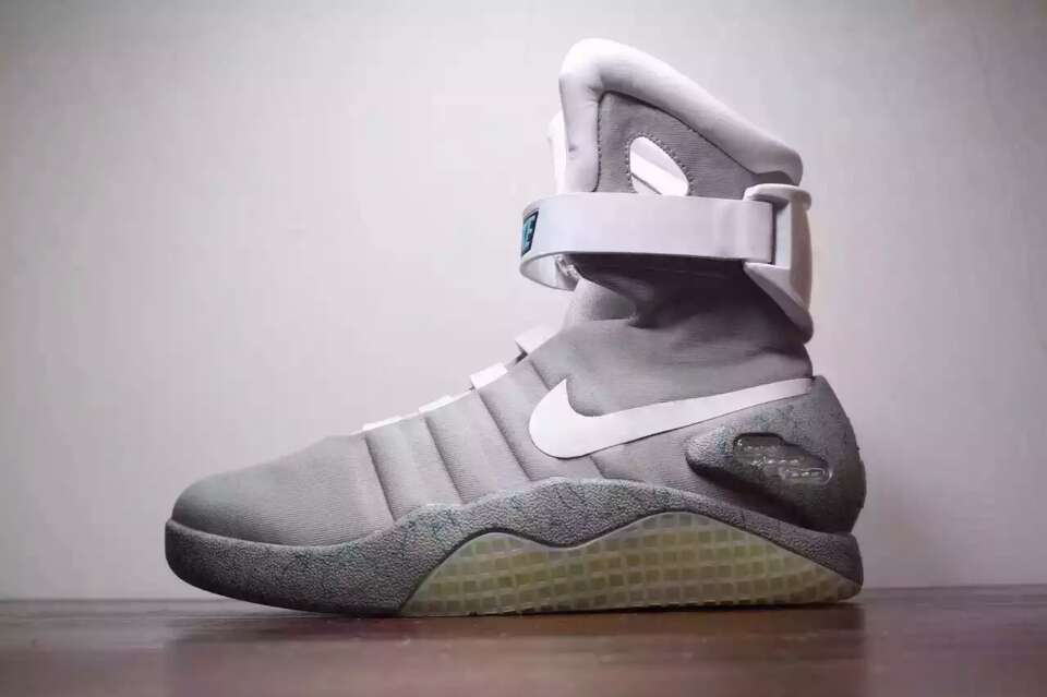 nike air mag 回到未来 高级复刻原装 目前现货41-46每个码两双 工厂