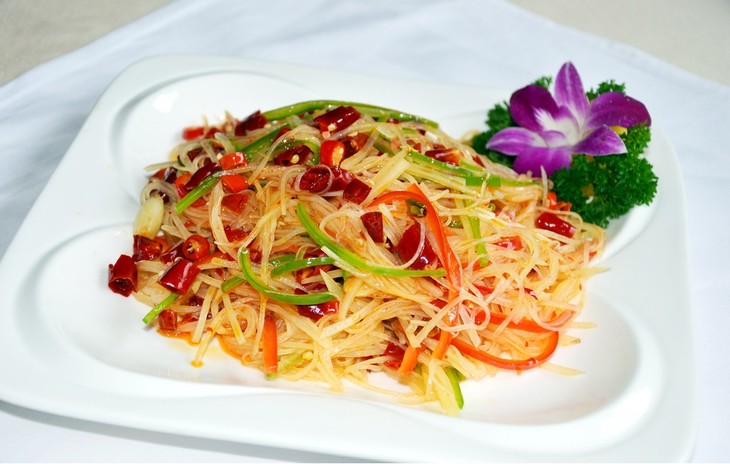 酸辣土豆丝盖浇饭