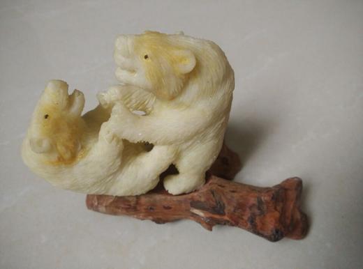 小熊雕刻摆件 树脂工艺品 商品图1