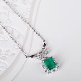 铂金镶钻天然祖母绿项链