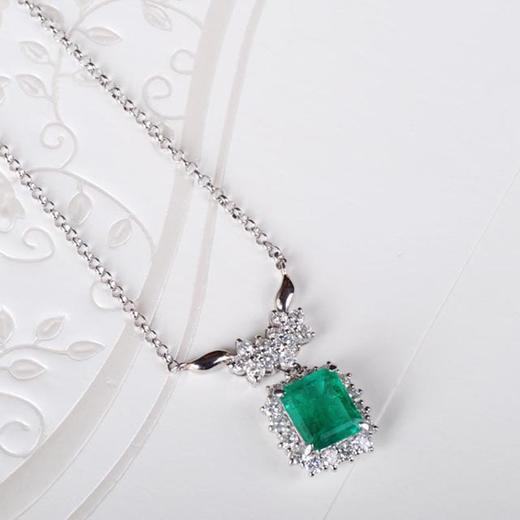 铂金镶钻天然祖母绿项链 商品图0