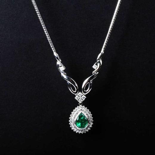 铂金镶钻天然祖母绿项链 商品图0