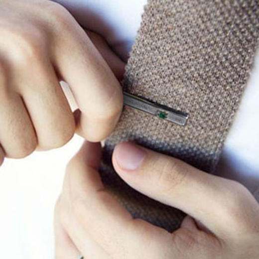 10K白金镶嵌天然祖母绿领带夹 商品图1