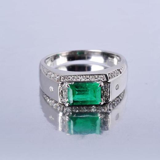 铂金镶钻天然祖母绿戒指 商品图0