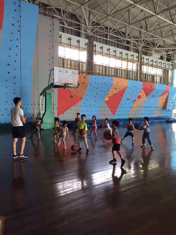 小螺号少儿篮球兴趣培训班持续招生