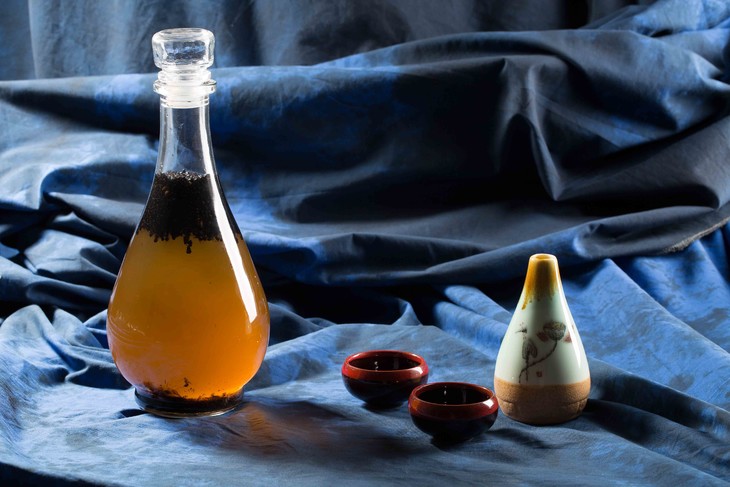 如果你有高度白酒(42%vol)及泡酒瓶.也可单买黑蚂蚁.每两28元