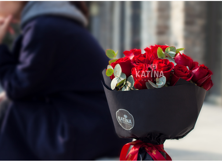 黑骑士红玫瑰花束